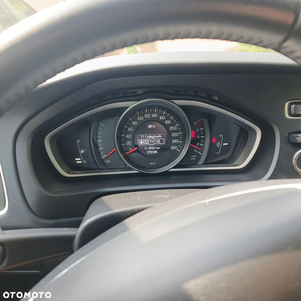 Volvo V40 T3 Drive-E Momentum - 13