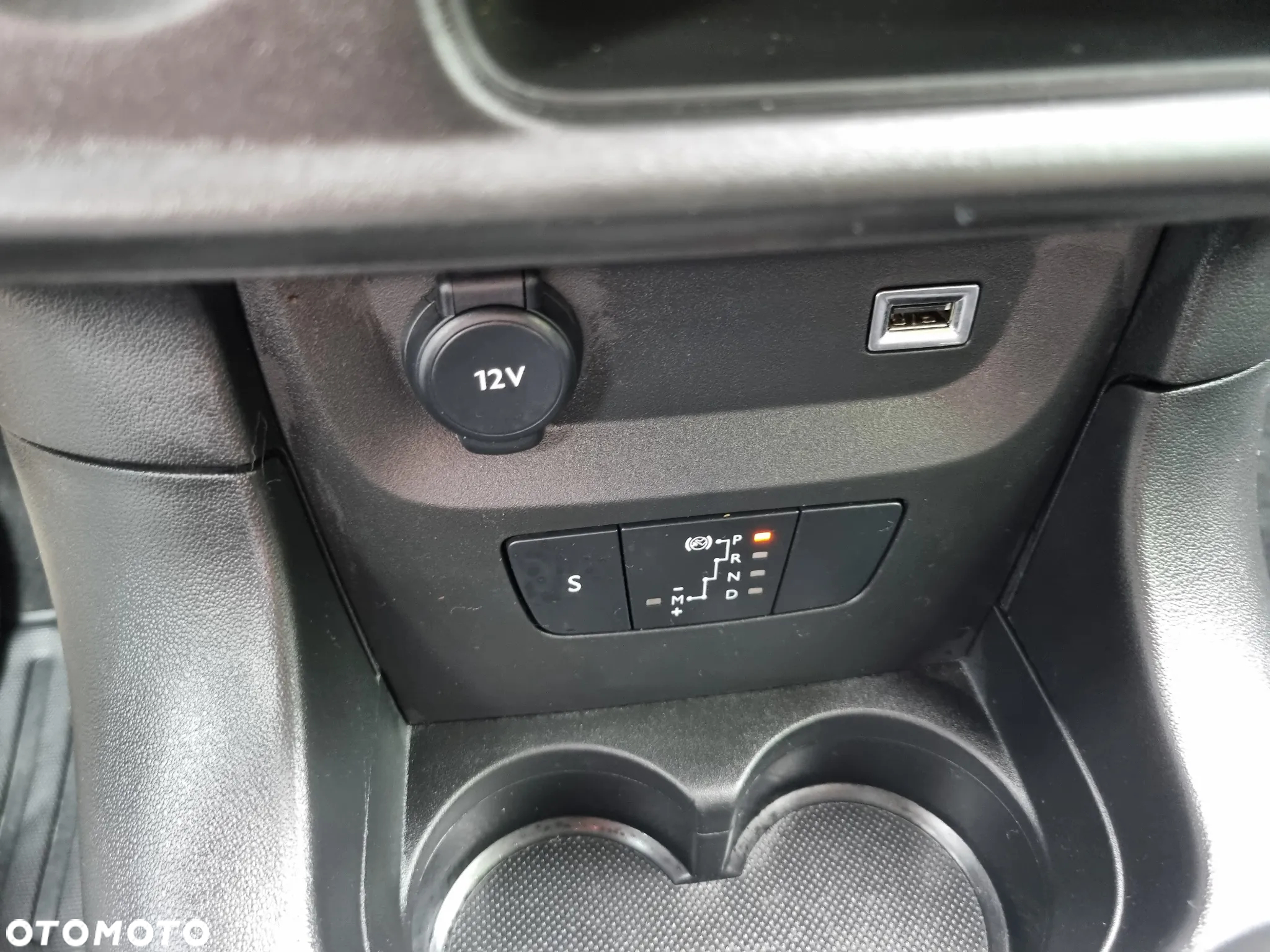 Citroën C3 Pure Tech 110 S&S EAT6 SHINE - 12