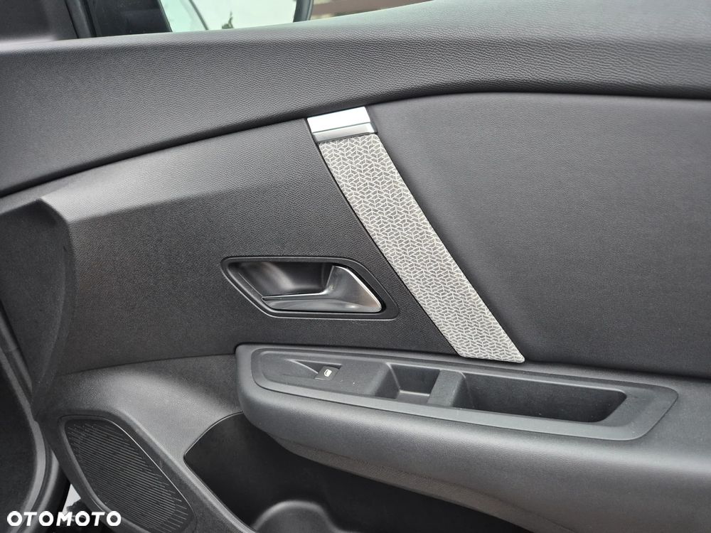 Citroën C4 BlueHDi 130 Stop&Start EAT8 SHINE - 33