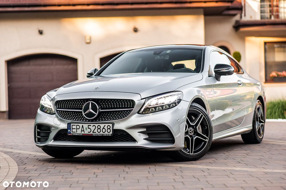 Mercedes-Benz Klasa C 300 9G-TRONIC - 2