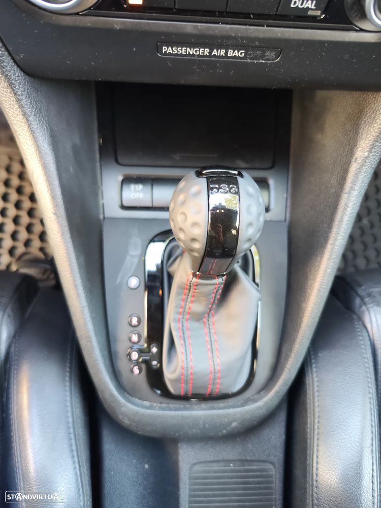 VW Golf 2.0 GTI DSG - 35