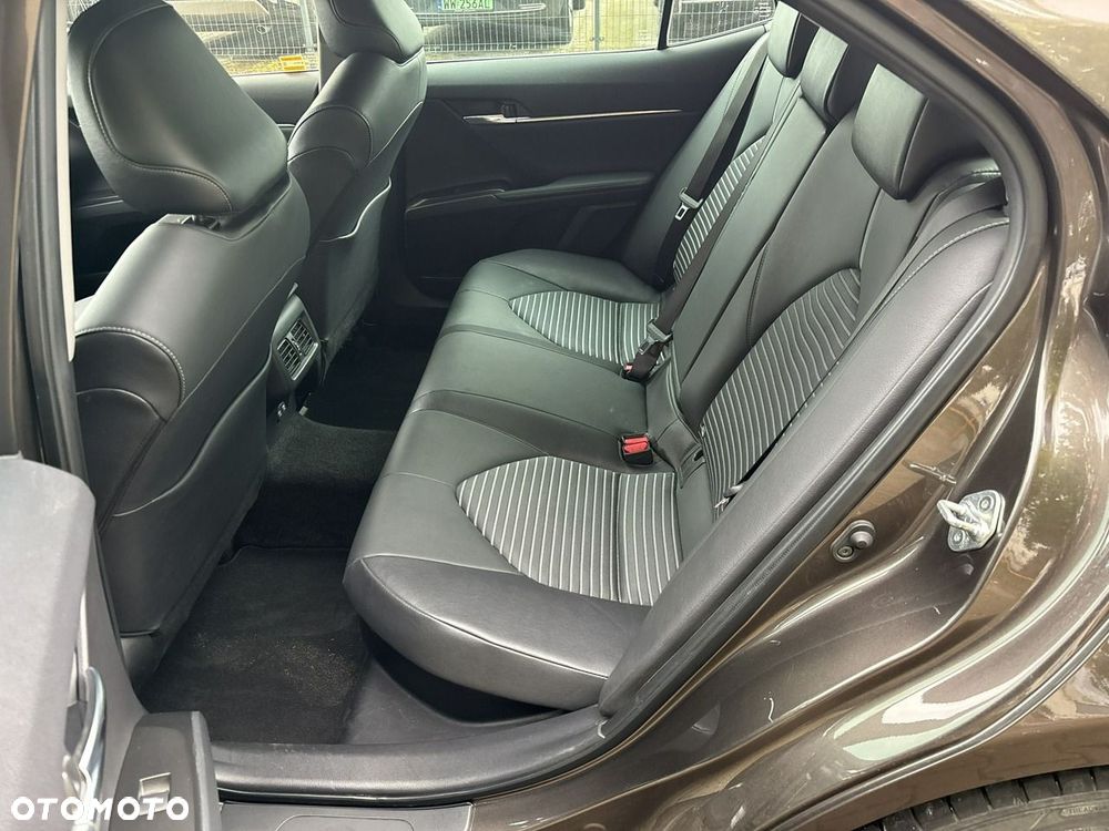Toyota Camry 2.5 Hybrid Prestige CVT - 19