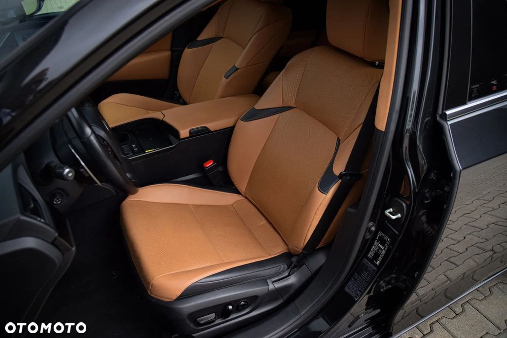 Lexus ES 300h Business Edition - 14