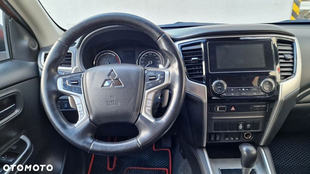 Mitsubishi L200 - 11
