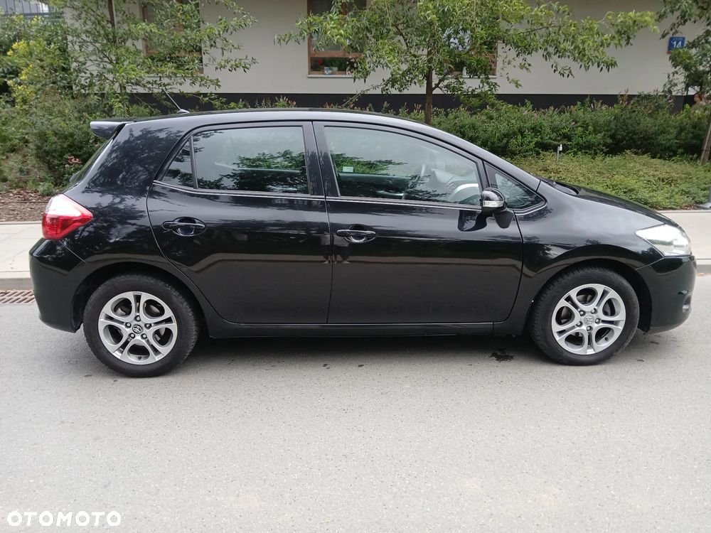 Toyota Auris - 10