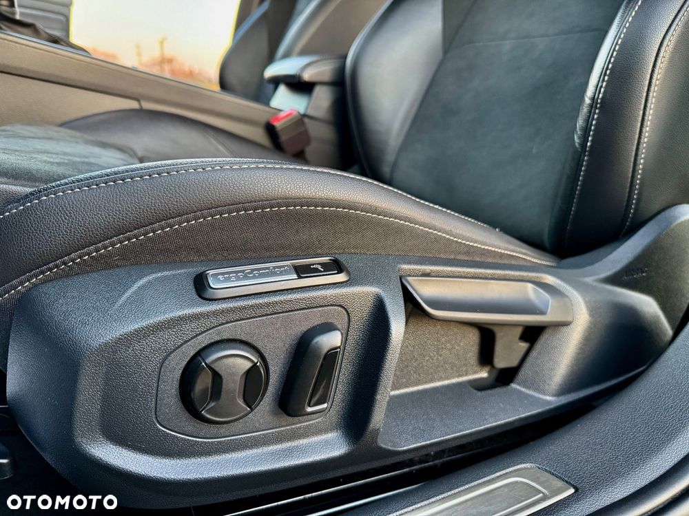 Volkswagen Arteon 2.0 TDI SCR DSG R-Line - 30