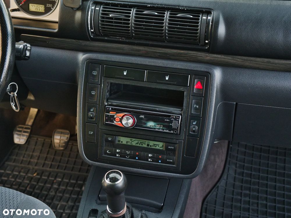 Ford Galaxy 1.9 TDI Ghia - 17