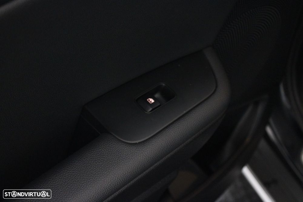 Kia XCeed 1.6 GDi PHEV Drive — fotografia 40