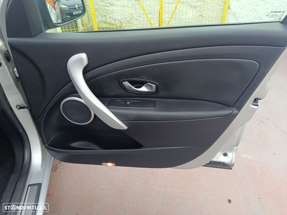 Renault Fluence 1.5 dCi Exclusive - 15