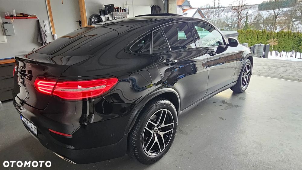 Mercedes-Benz GLC 250 4Matic 9G-TRONIC AMG Line - 21