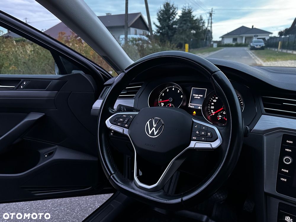 Volkswagen Passat - 15