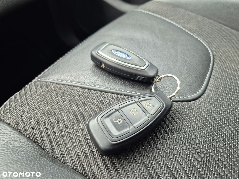 Ford Kuga 2.0 TDCi 4WD Titanium - 39