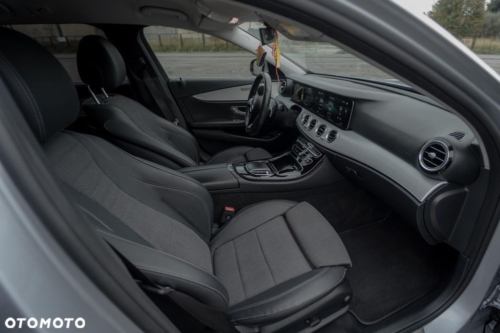 Mercedes-Benz Klasa E 220 d Avantgarde - 22