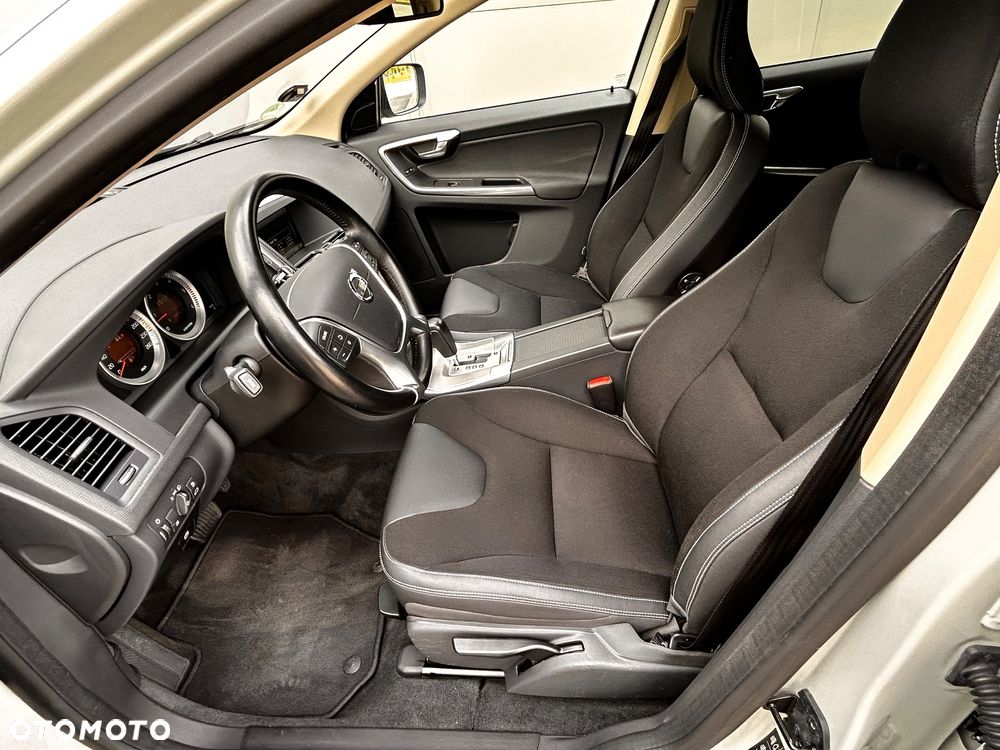 Volvo XC 60 D4 Geartronic Momentum - 23