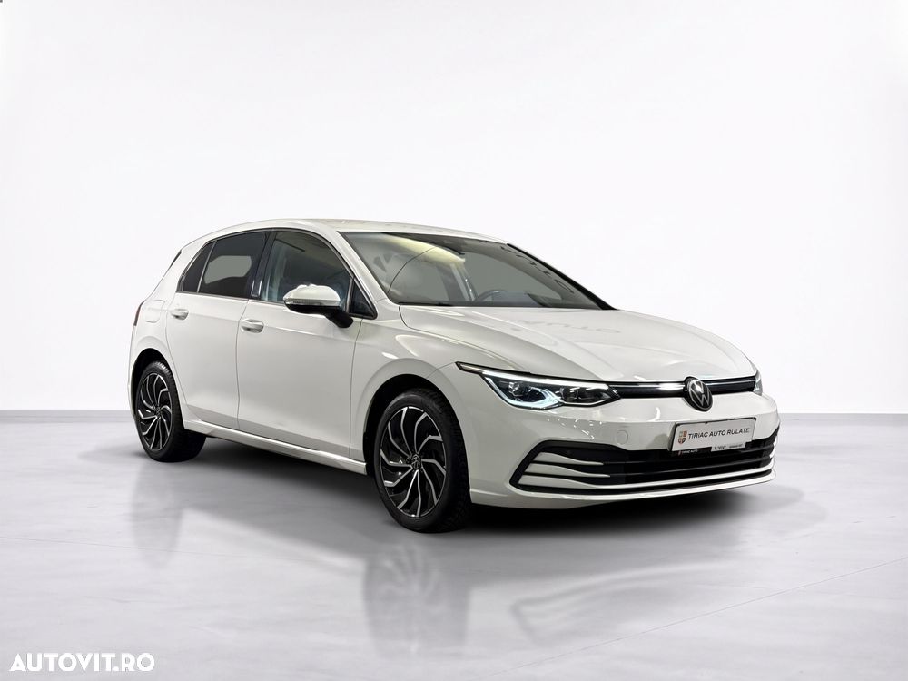 Volkswagen Golf - 8