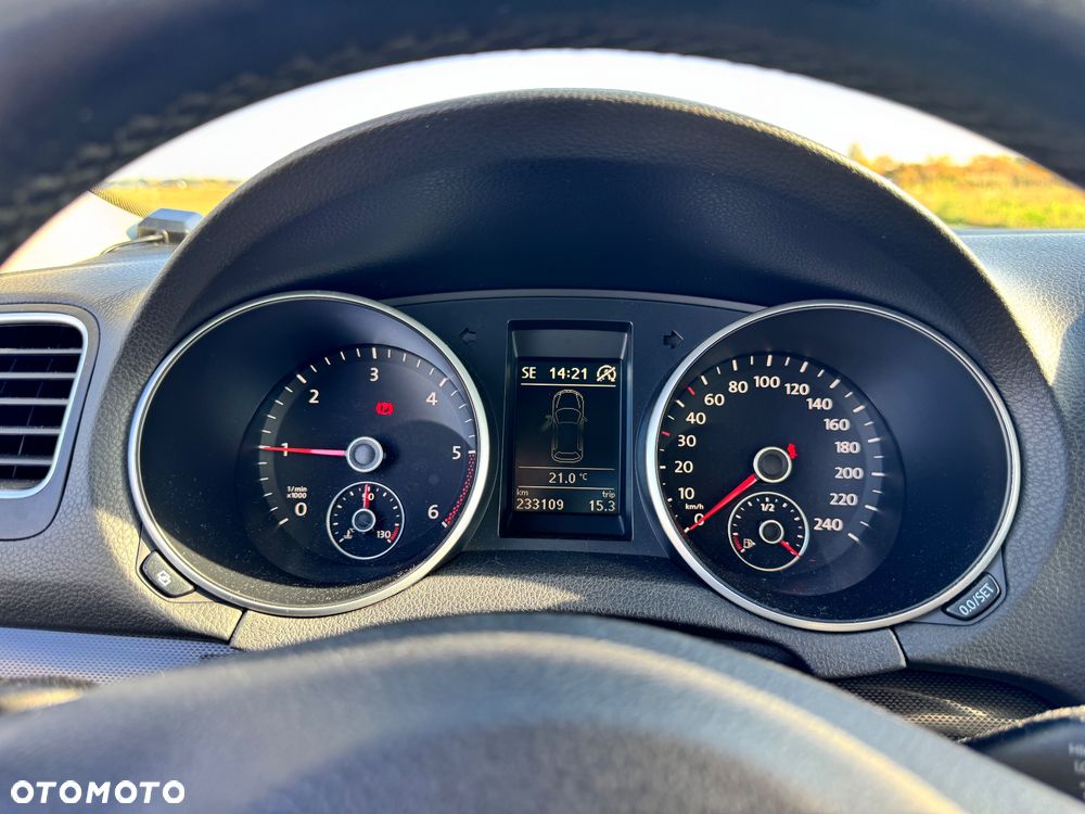 Volkswagen Golf 1.6 TDI BMT Comfortline - 10