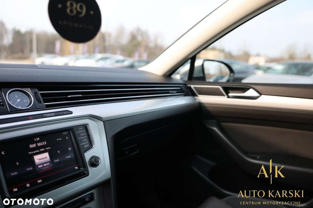 Volkswagen Passat - 23