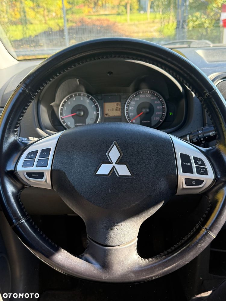 Mitsubishi Colt - 10