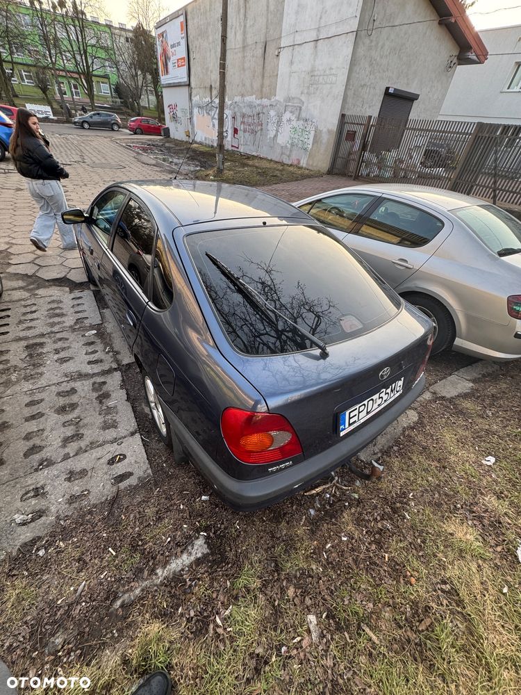 Toyota Avensis 2.0 Sol - 4