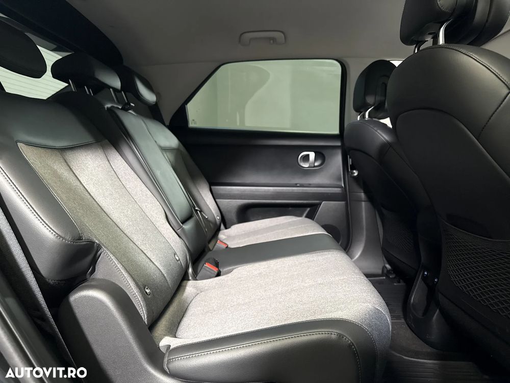 Hyundai IONIQ - 13