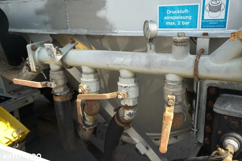 Feldbinder REMORCA CIMENT / 3 CAMERĂ / 36.000 L / SILOC / PENTRU MATERIALE VRAC / JANTE DIN ALIAJ - 20