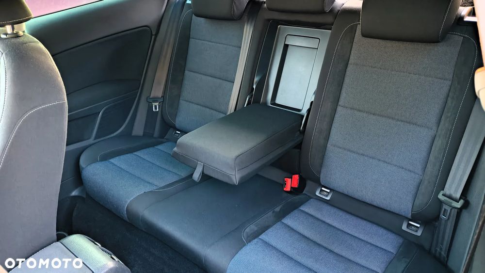 Volkswagen Golf - 8
