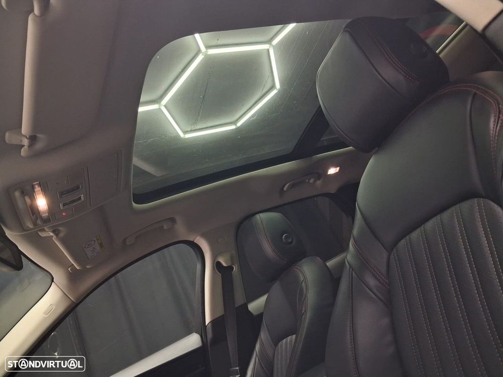 Jaguar F-Pace 2.0 i4D R-Sport Aut. - 12