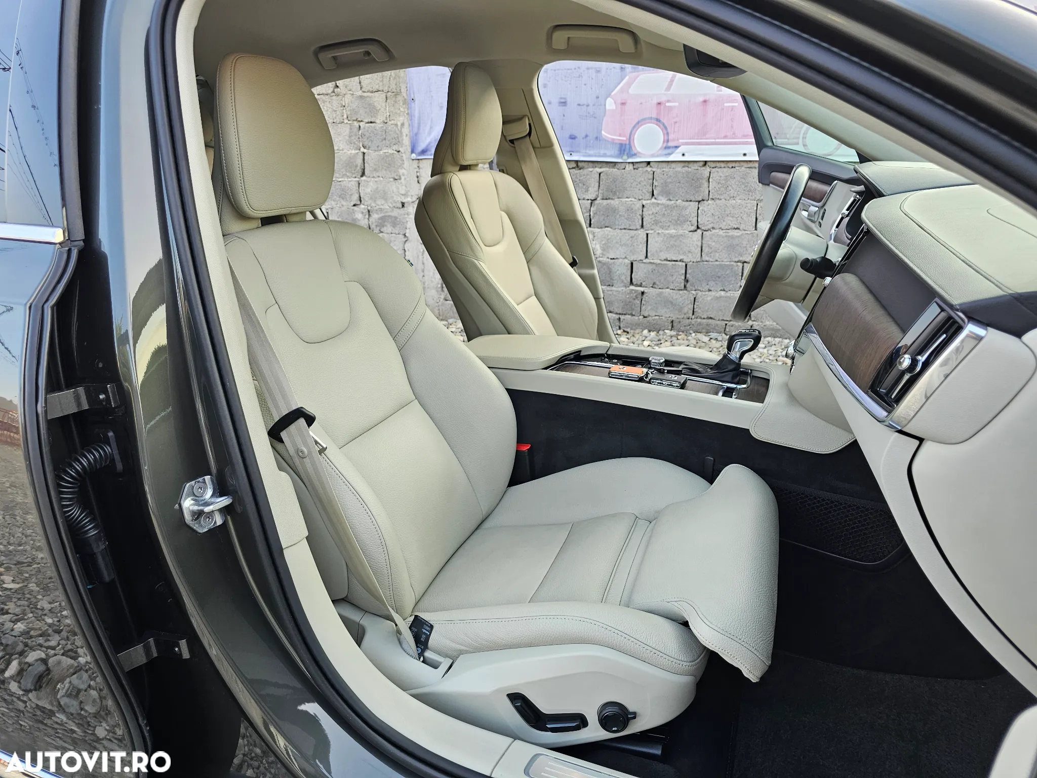 Volvo S90 D4 Inscription - 28