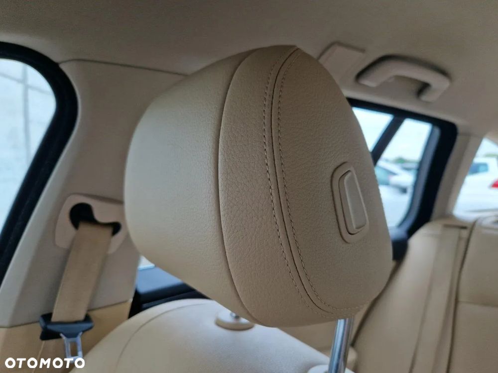 BMW Seria 5 520d - 36