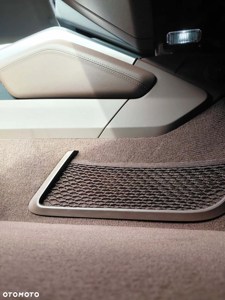 Porsche 911 Carrera - 15