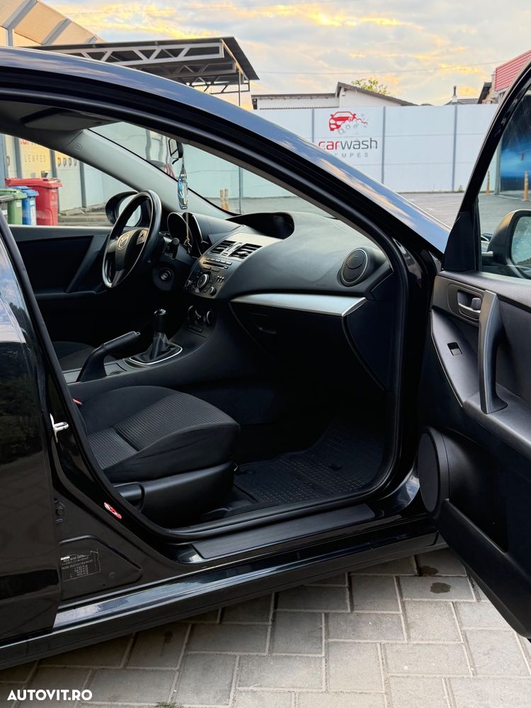 Mazda 3 1.6i CE - 9