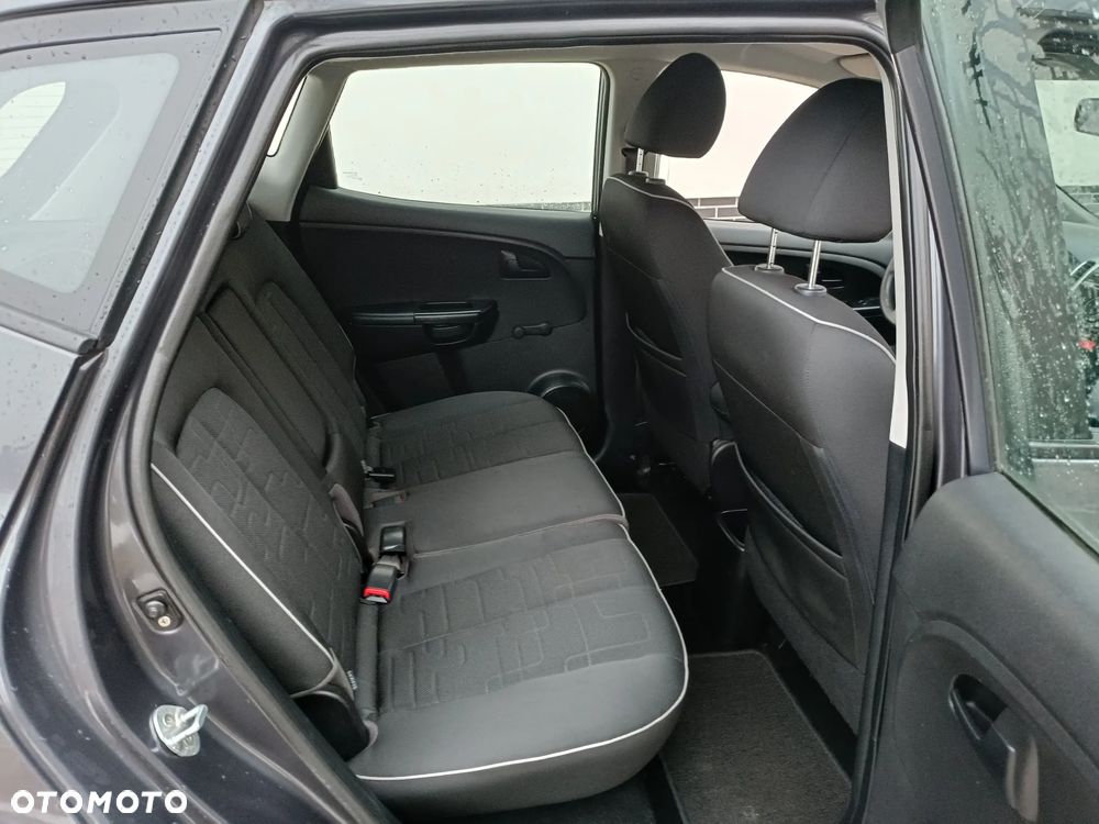 Kia Venga 1.4 CRDi 90 ISG Edition 7 - 17