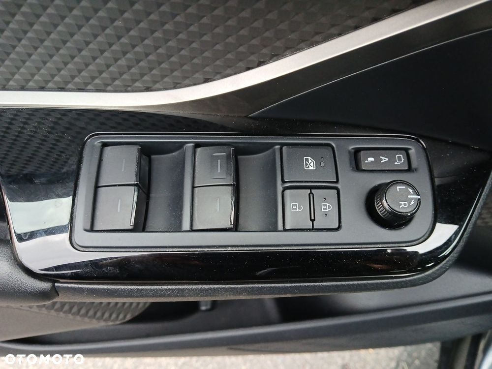 Toyota C-HR 2.0 Hybrid Executive - 38