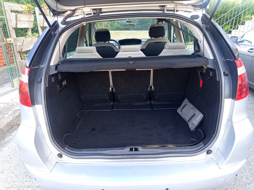 Citroën C4 Picasso 1.6 HDi Dynamique - 25