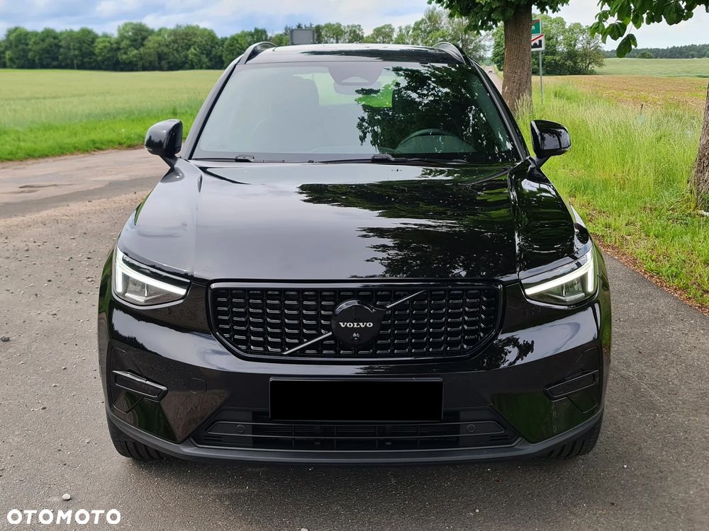Volvo XC 40 B3 B DKG Ultra Black Edition - 2