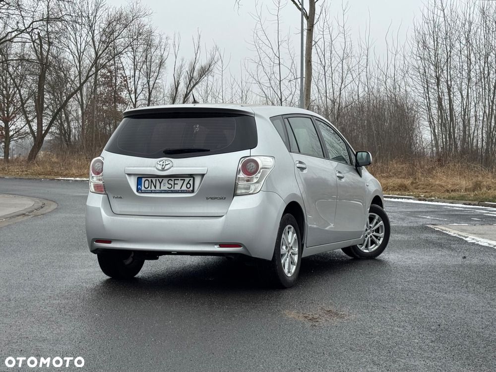 Toyota Verso 2.0 D-4D - 4