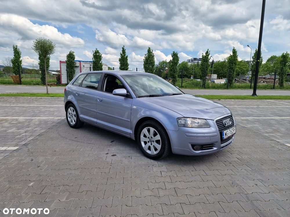 Audi A3 Sportback - 1
