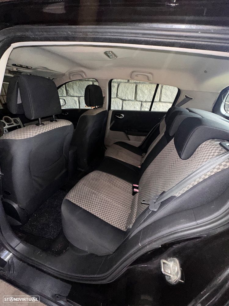 Renault Mégane 1.5 dCi Confort - 5