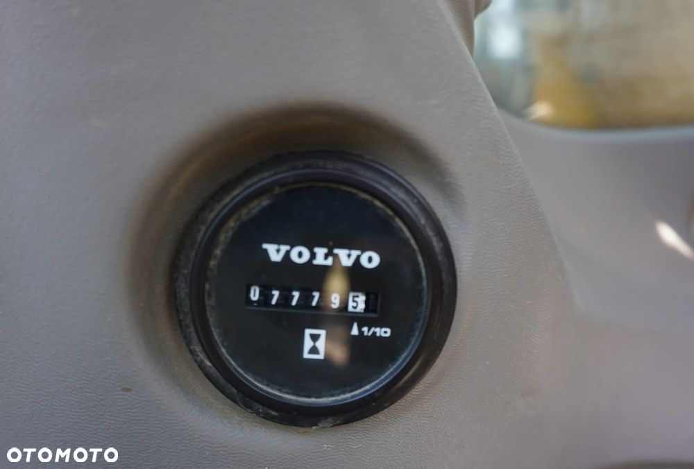 Volvo ECR 235 EL - 12