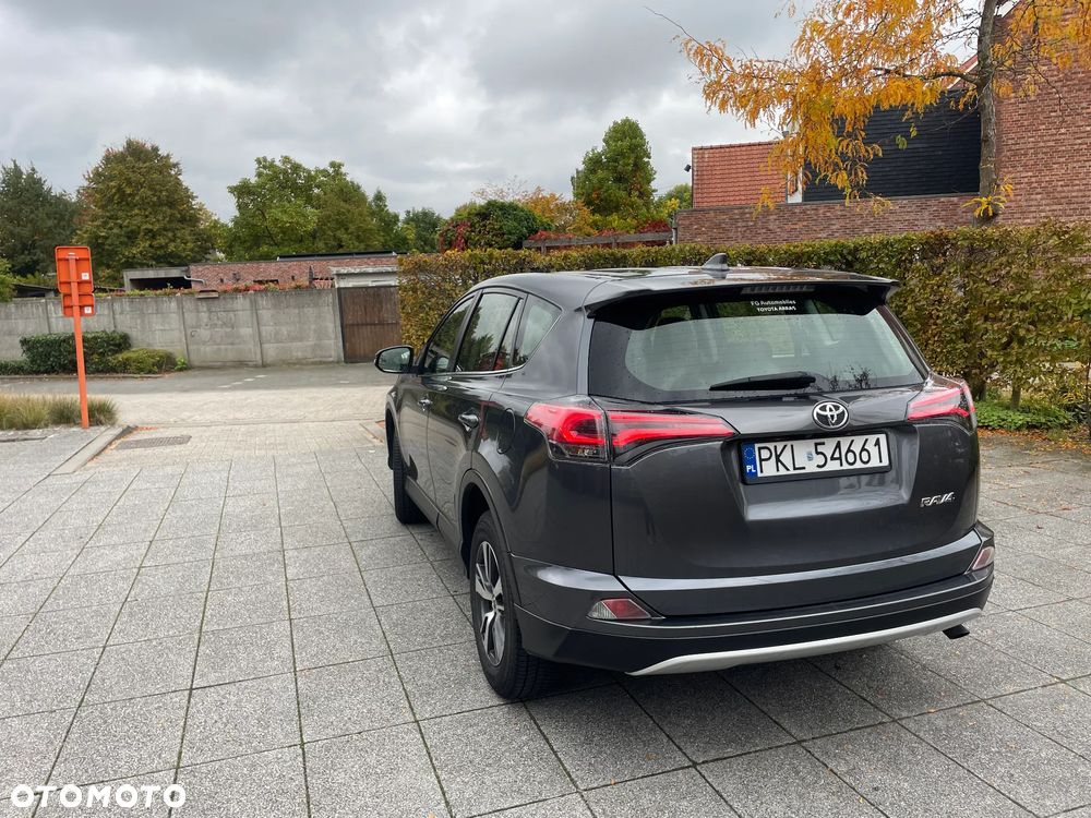 Toyota RAV4 2.0 D-4D Active 4x2 - 6