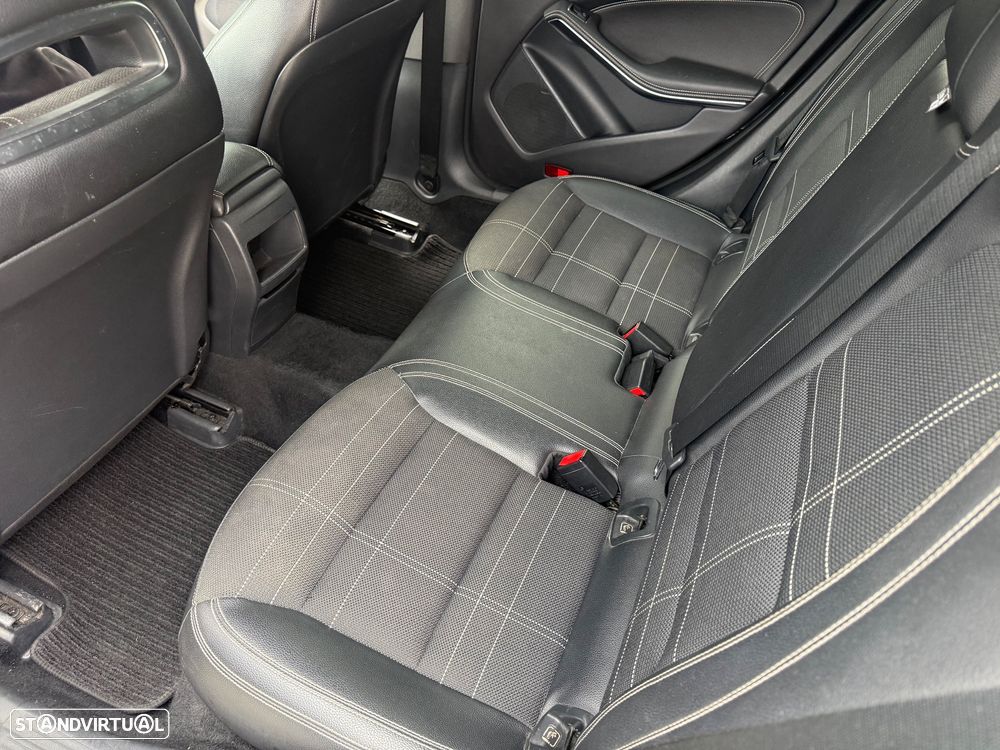 Mercedes-Benz CLA 220 d Shooting Brake AMG Line Aut. - 25