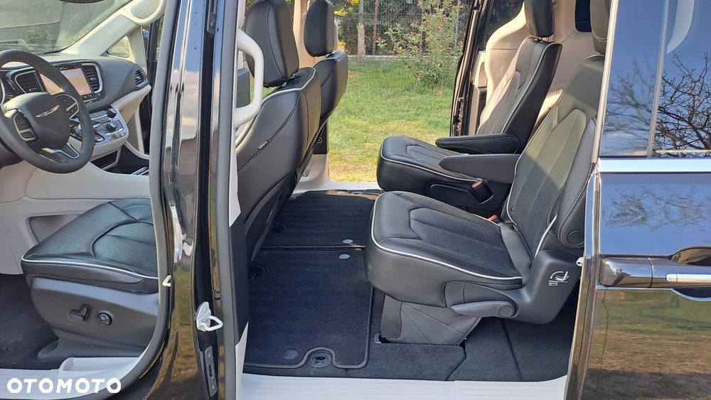 Chrysler Pacifica - 14
