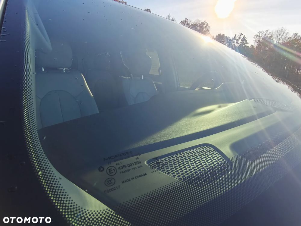 Chrysler Pacifica - 11