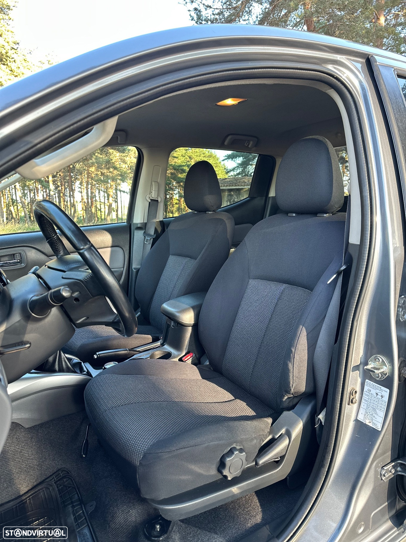 Mitsubishi L200 2.4 DI-D CD Intense Strakar 4WD - 20