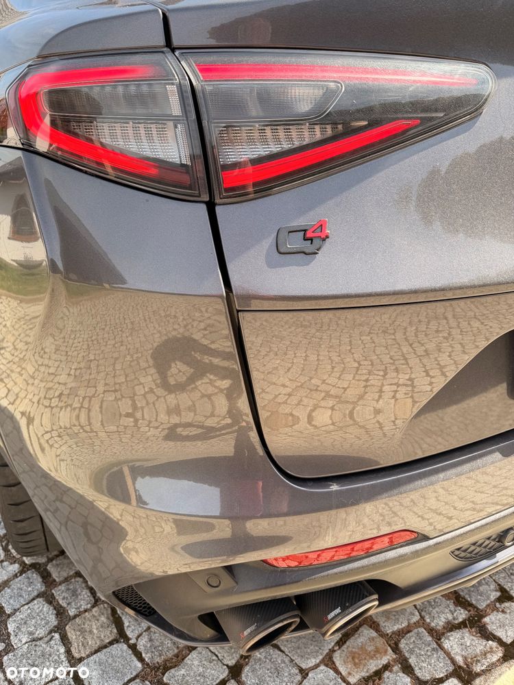 Alfa Romeo Stelvio 2.9 V6 Bi-Turbo Quadrifoglio Q4 - 4