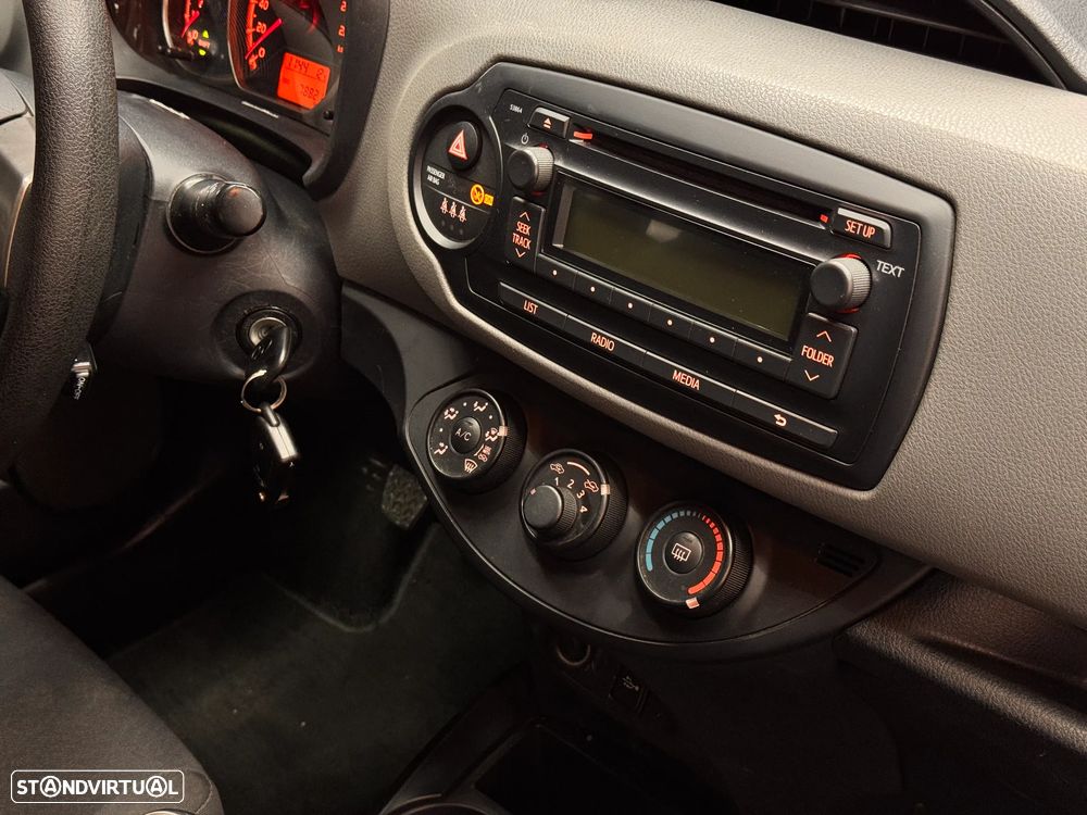 Toyota Yaris 1.4 D-4D Comfort+VSC - 11