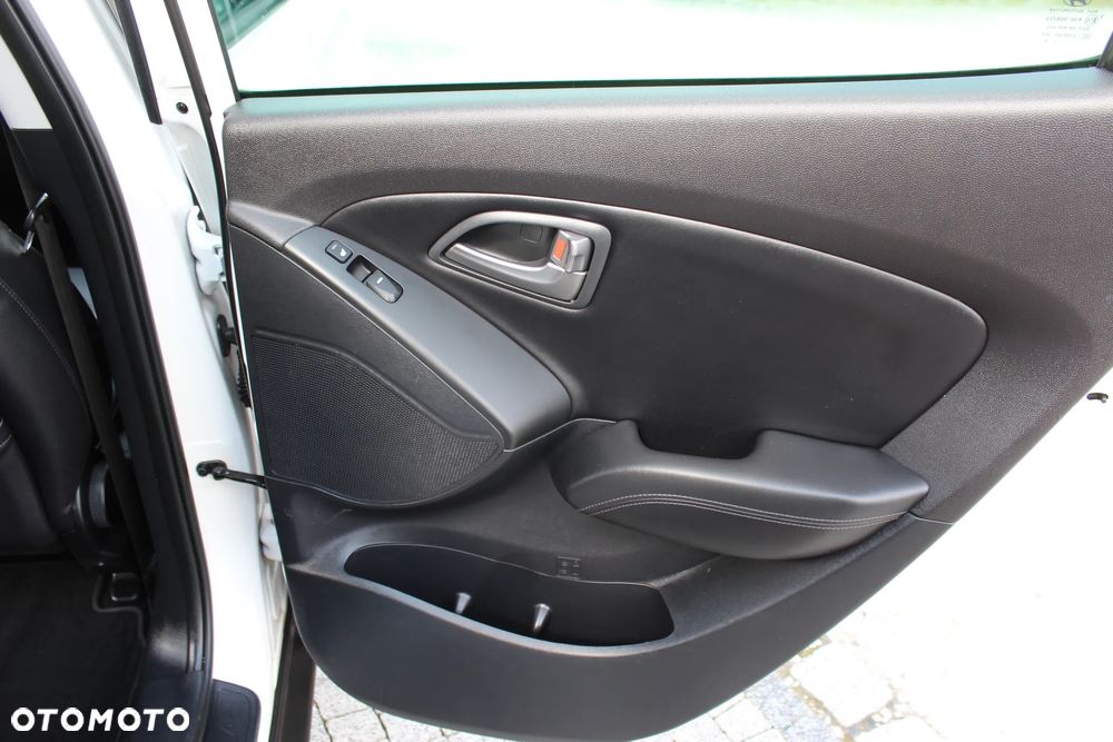 Hyundai ix35 1.6 2WD Fifa World Cup Edition - 22