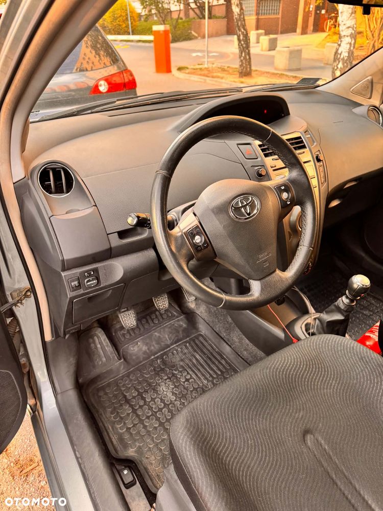 Toyota Yaris 1.4 D-4D Sol - 14