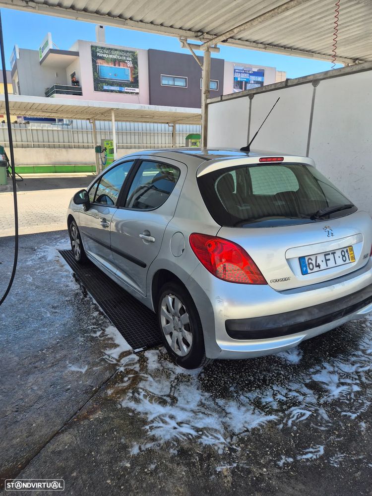 Peugeot 207 2008 photo 5