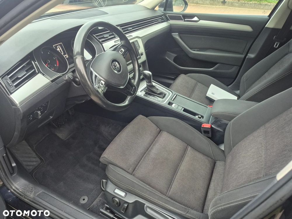 Volkswagen Passat 2.0 TDI (BlueMotion Technology) DSG Comfortline - 12